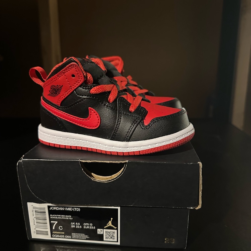 Nike Toddler High-Top Sneakers in Black and Red